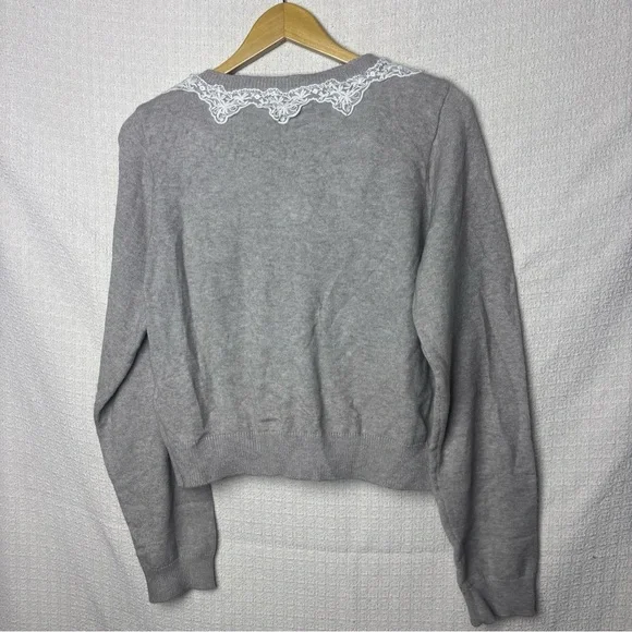 Vigoss Heather Gray Cardigan with Delicate Lace‎ Trim - Picture 3 of 8